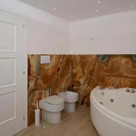 Lovely In With Kitchen Holiday home