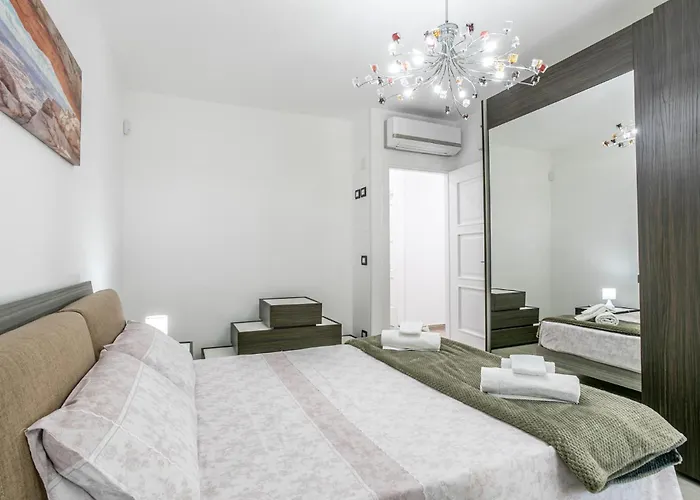 3 Bedroom Awesome In Ferienhaus Modica